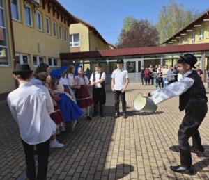 Húsvéti mulatság a felső tagozaton