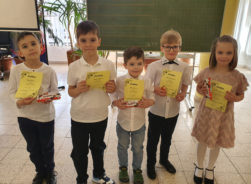 Iskolai mesemondó verseny