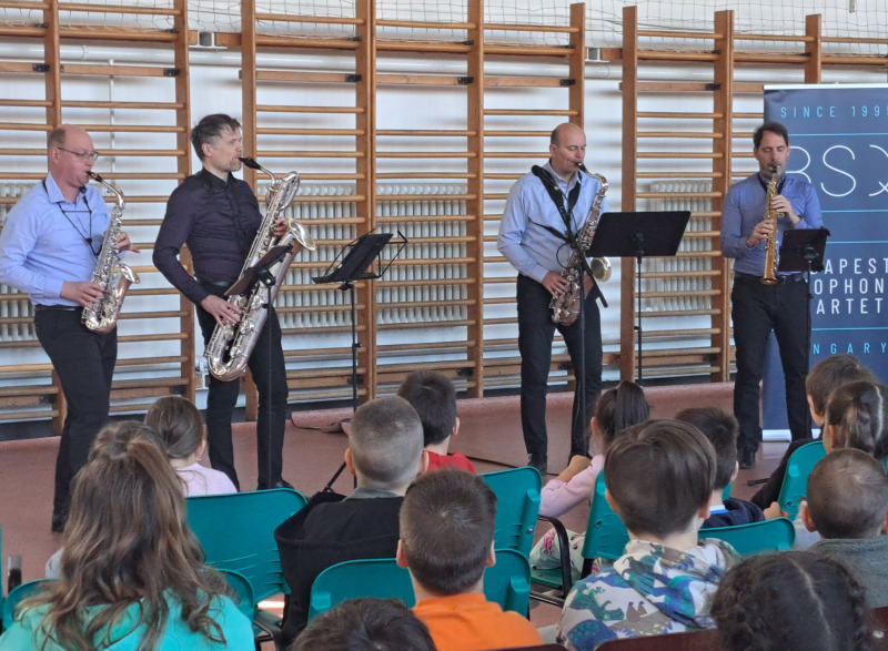 Interaktív zeneóra